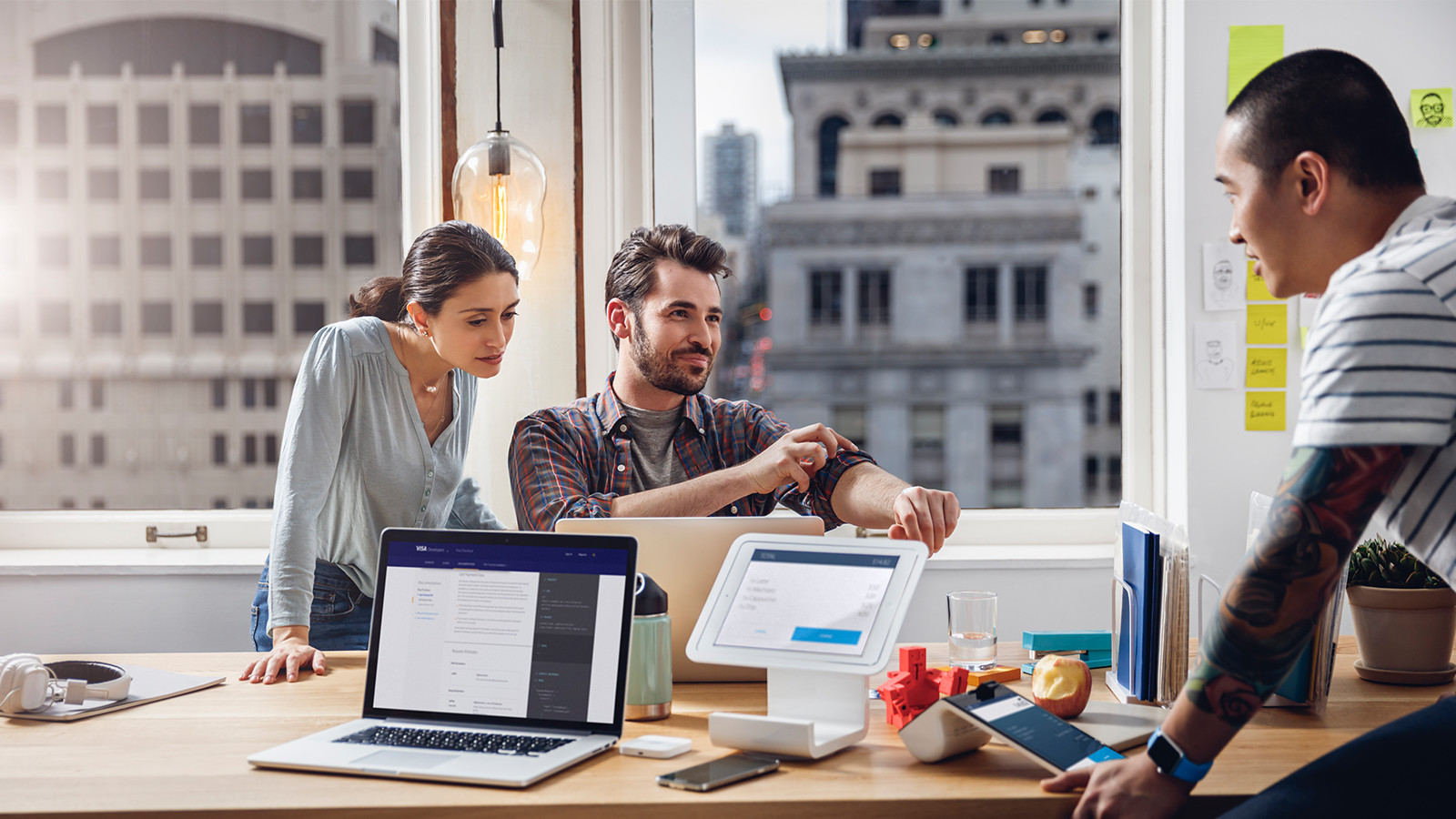 сотрудники на встрече